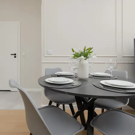 Wola Spacious Flat With Air Conditioning & Balcony By Renters Апартаменты