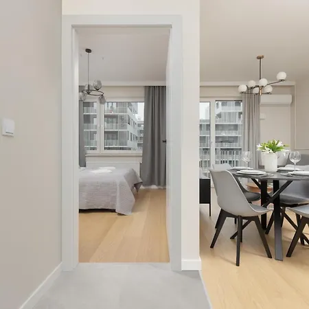 Wola Spacious Flat With Air Conditioning & Balcony By Renters Варшава