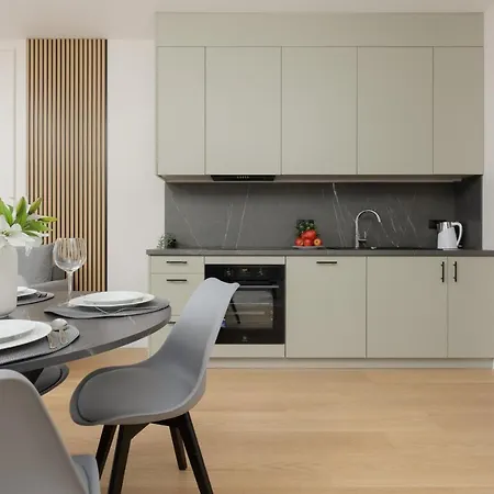 דירה Wola Spacious Flat With Air Conditioning & Balcony By Renters ורשה