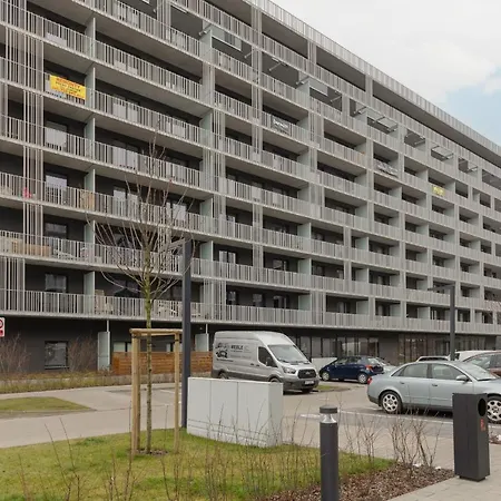 Апартаменты Wola Spacious Flat With Air Conditioning & Balcony By Renters *